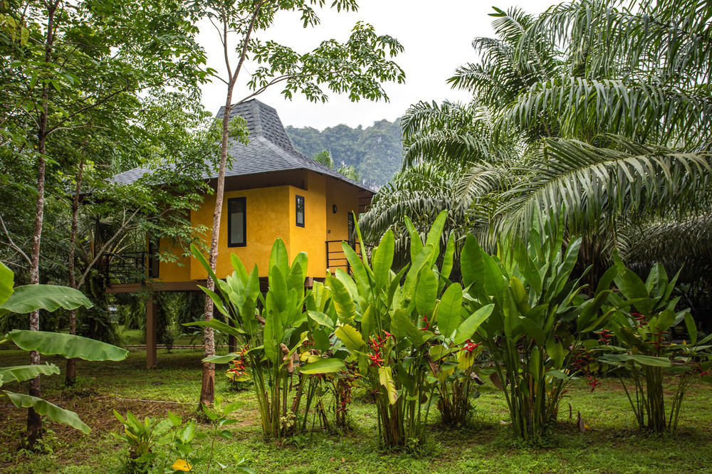 Anurak Community Lodge Phanom Exteriör bild