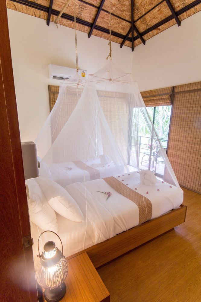 Anurak Community Lodge Phanom Exteriör bild